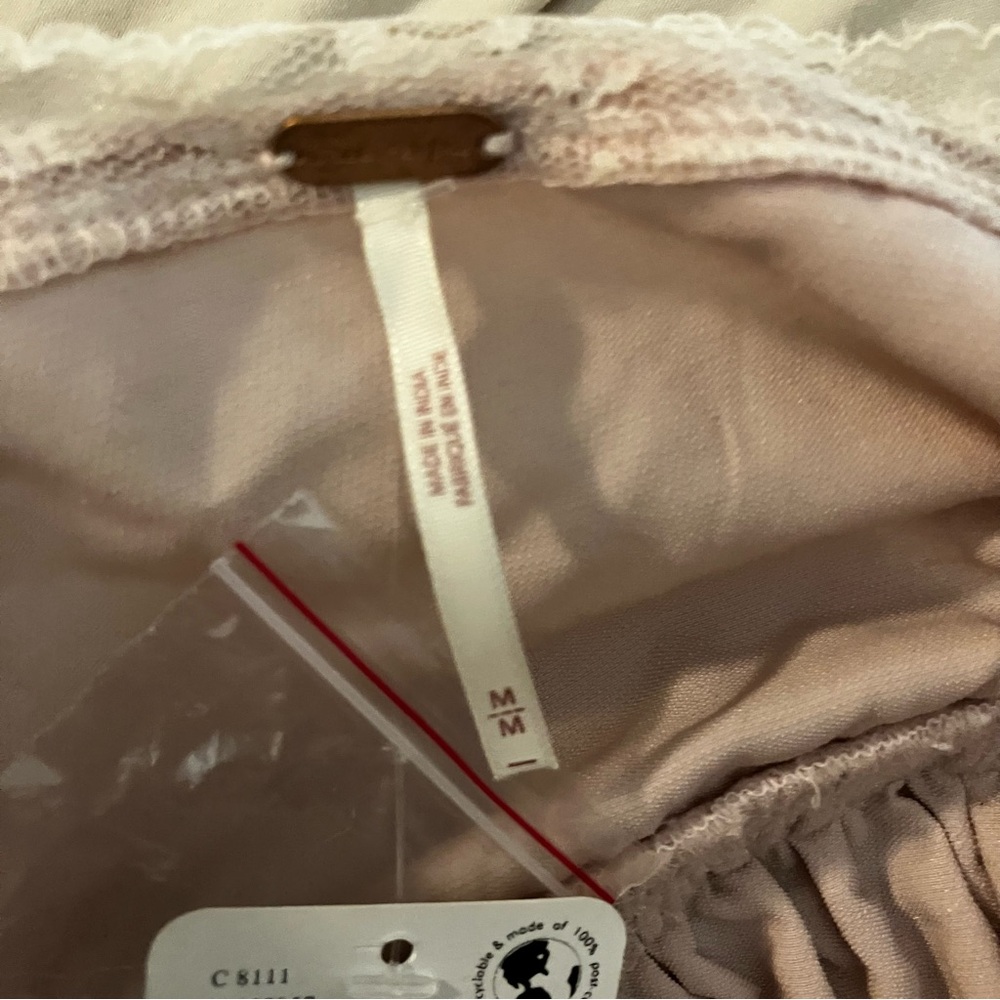 Free People new w/ tags let’s voyage, blush, pink velvet, lace floral blouse M - Picture 5 of 16